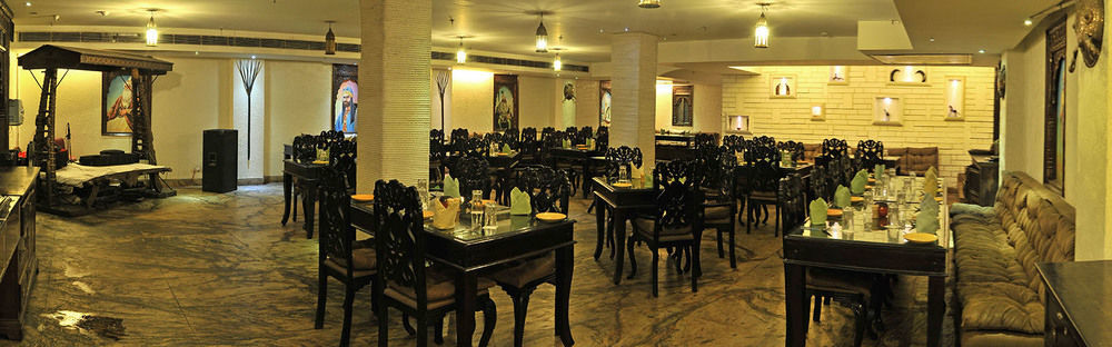 Taurus Sarovar Portico