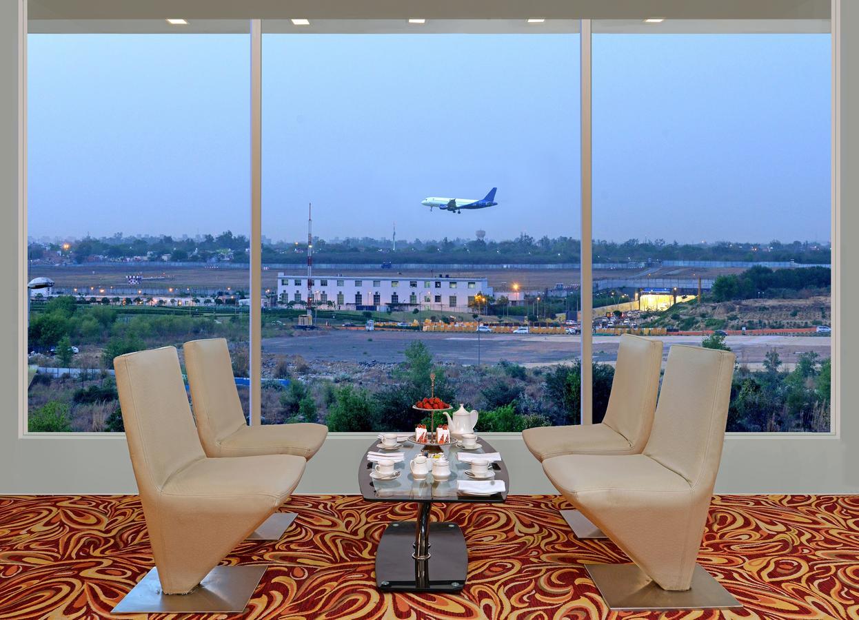 Taurus Sarovar Portico Hotel New Delhi