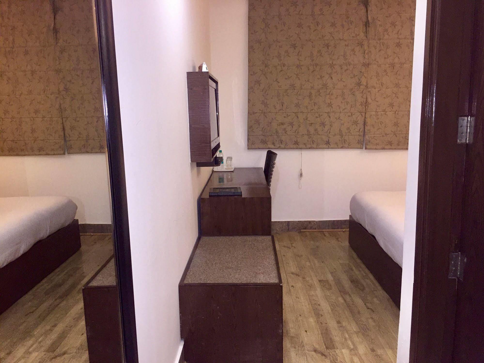 Taurus Sarovar Portico 4*