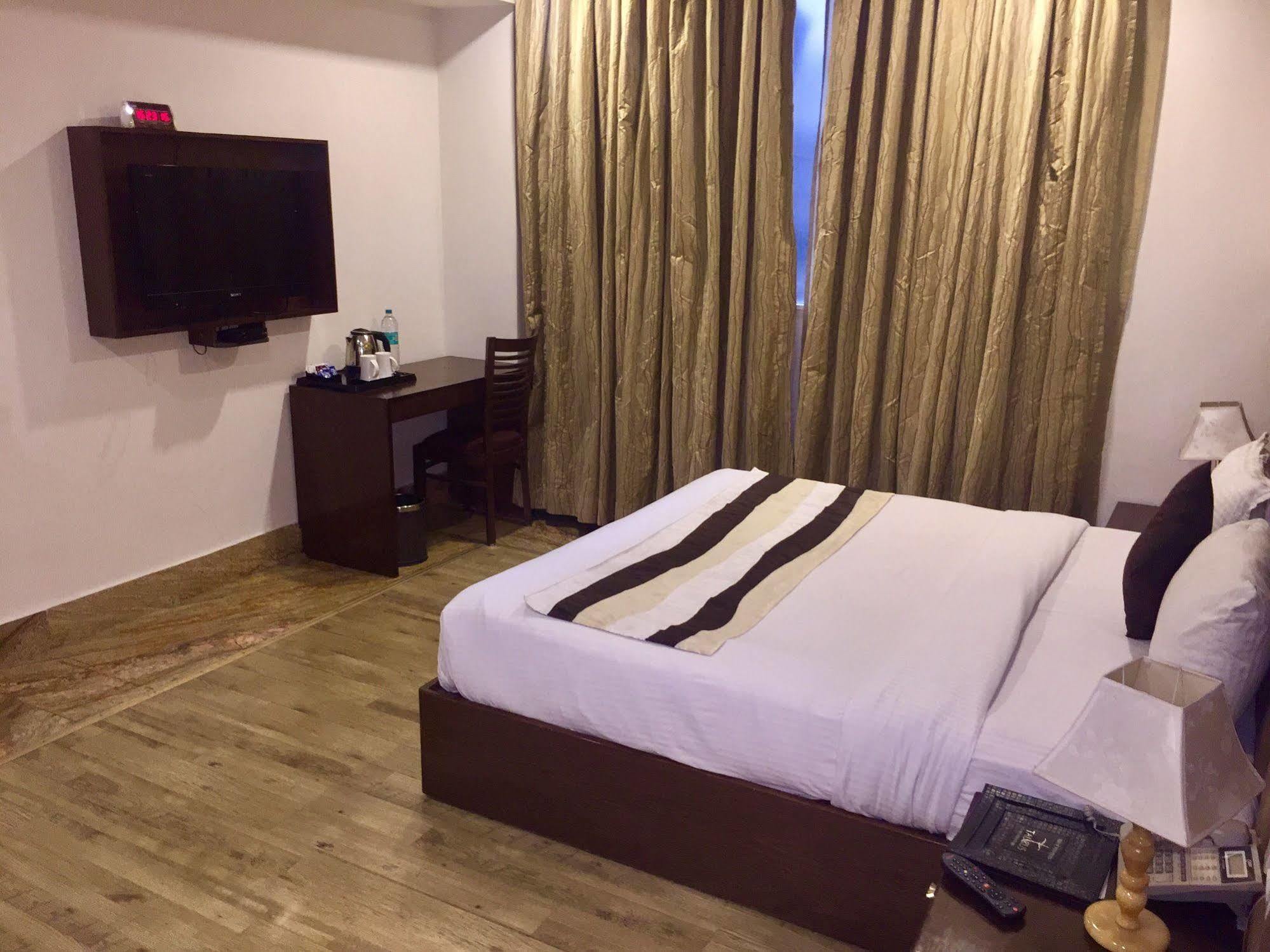Taurus Sarovar Portico New Delhi